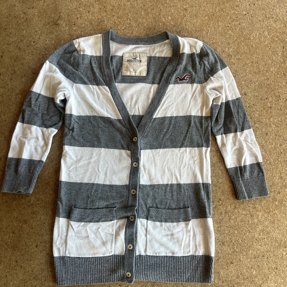 Hollister Striped Button-Up Cardigan Sweater Gray White V-Neck Long Sleeve M